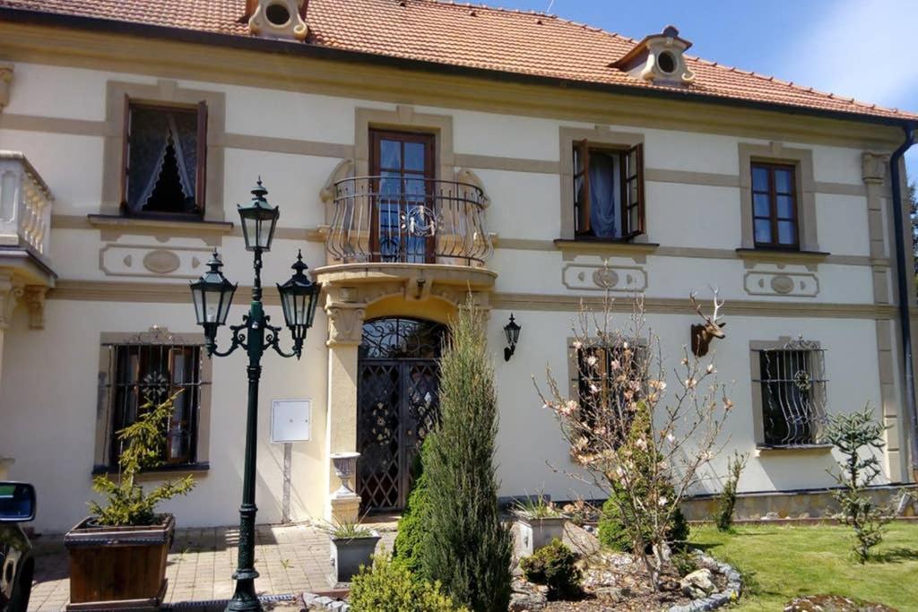 Zámeček Zdíky - Moderní velký apartmán Bujanov Exterior foto